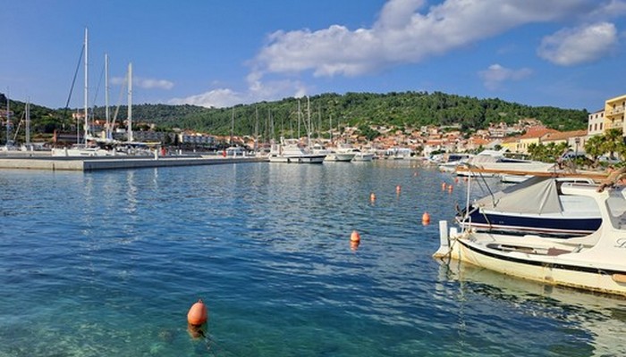 MAKARSKA: DVOJICA LAŽNIH POLICAJACA IZ BIH POKUŠALA UKRASTI 30 HILJADA EURA