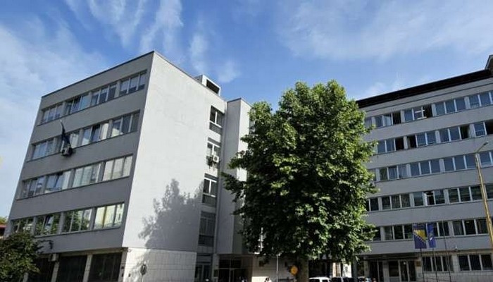 DOBOJ ISTOK: KOMŠIJU TUKAO MOTKOM I HTIO GA UGUŠITI