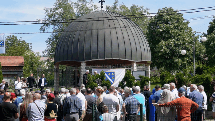 DOBOJ: OBILJEŽENA 34 GODIŠNJICA OD UBISTVA I PROGONA STANOVNIKA GRAPSKE