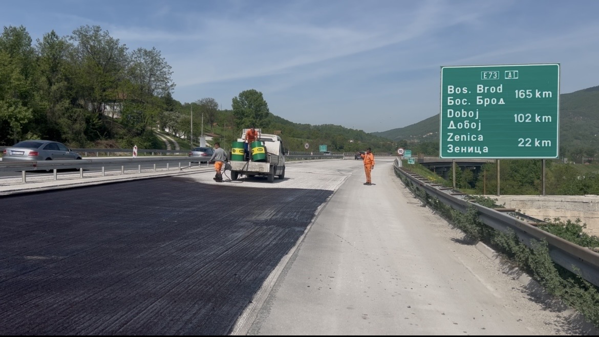 RADOVI NA VIŠE PUTNIH PRAVACA, SAOBRAĆAJ USPOREN