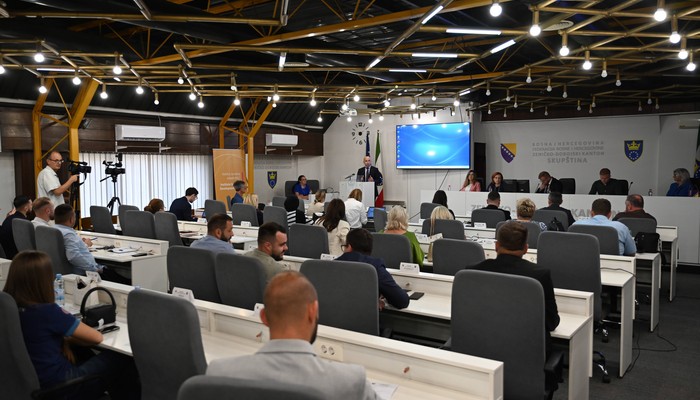 MLADI DOBIJAJU PREDNOST U PROGRAMIMA PODRŠKE VLADE ZDK