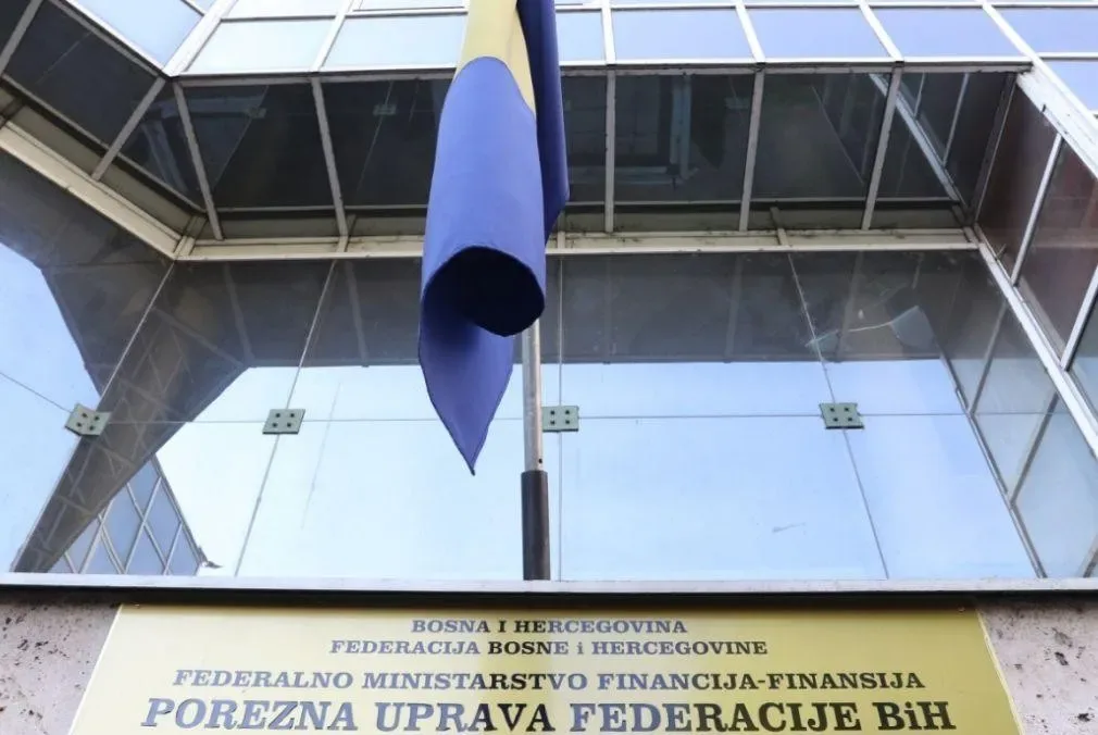 POREZNA UPRAVA FBiH U AKCIJI: OTKRIVENO 47 NEPRIJAVLJENIH RADNIKA, IZREČENE KAZNE OD 360,200 KM