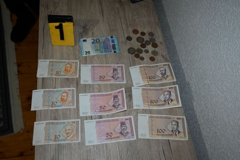 BREZA: DVA MASKIRANA LICA OPLJAČKALA BENZINSKU PUMPU, POLICIJA IH BRZO LOCIRALA