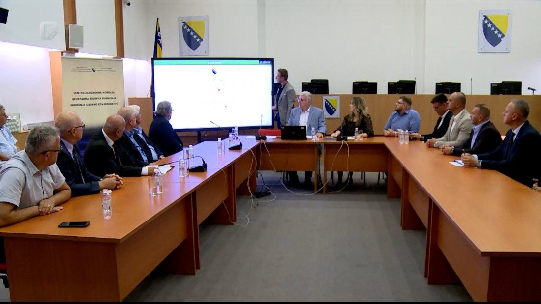 CIK IZREKAO NOVE KAZNE: SNSD KAŽNJEN SA 92.000 KM, SANJA VULIĆ SA 8.000 KM