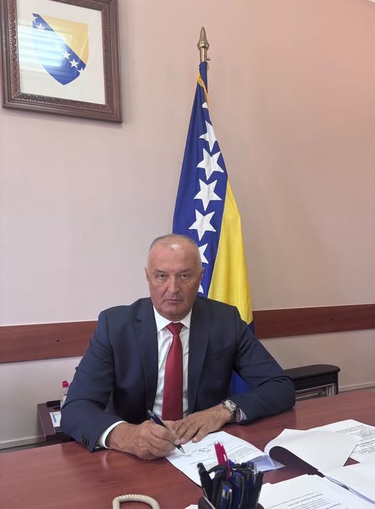 DVOJICA PRIPADNIKA OSBiH DOBILA OTKAZ ZBOG VELIČANJA RATKA MLADIĆA