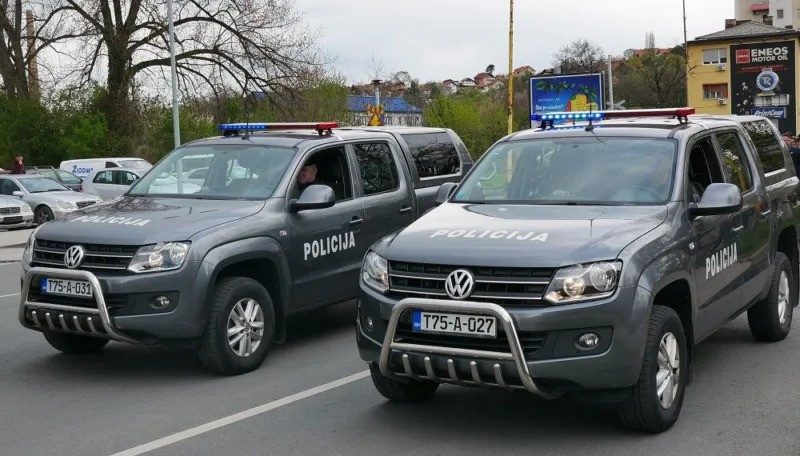 Pretresi na osam lokacija na području Tuzle, zbog pokušaja ubistva uhapšeno osam osoba