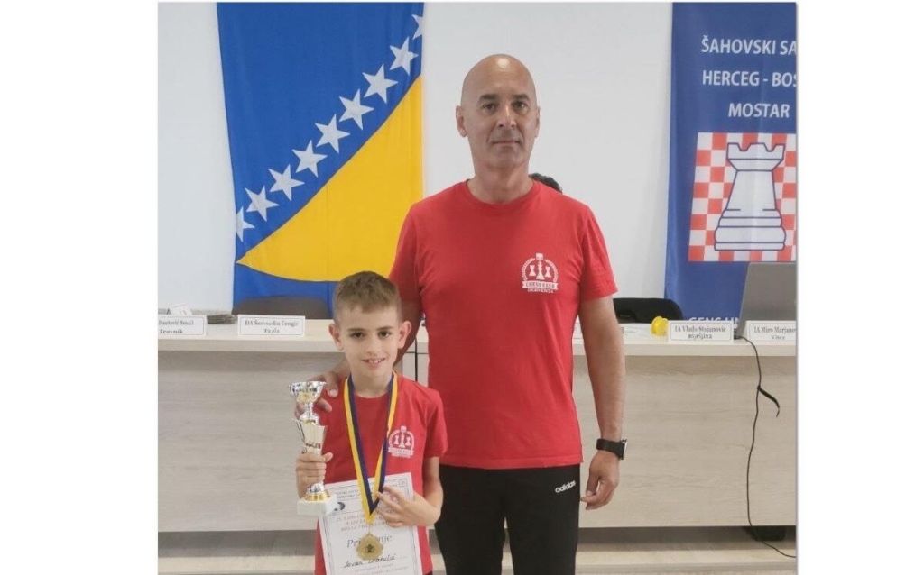 DERVENTA:OSMOGODIŠNJI JOVAN DRAKULIĆ PRVAK BiH U ŠAHU