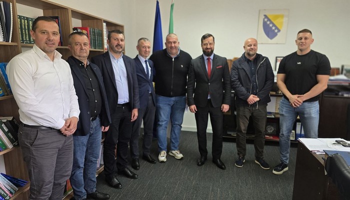 Više od 460.000 KM za podršku sportskim klubovima u ZDK iz Zavidovića, Žepča i Usore Više od 460.000 KM za podršku sportskim klubovima u ZDK iz Zavidovića, Žepča i Usore