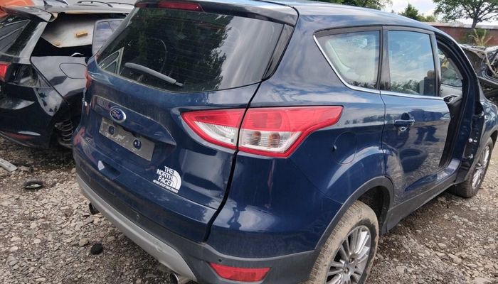 ODUZETA ODJEĆA I PUTNIČKO MOTORNO VOZILO BEZ PORIJEKLA NA PODRUČJU RC TUZLA VRIJEDNOSTI 296.000,00 KM