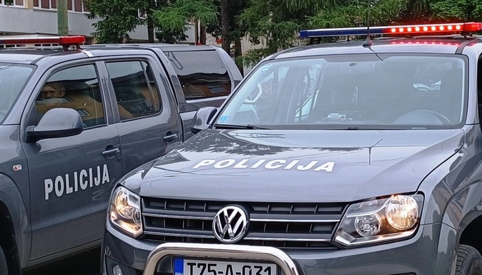 UHAPŠENA DVA LICA ZBOG RAZBOJNIŠTVA NAD STRANIM DRŽAVLJANIMA