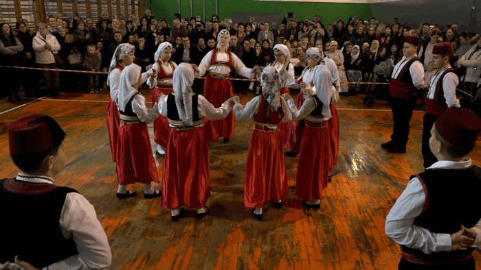 GRAČANICA-STJEPAN POLJE: NOVOGODIŠNJI FESTIVAL PJESME, IGRE I TRADICIJE