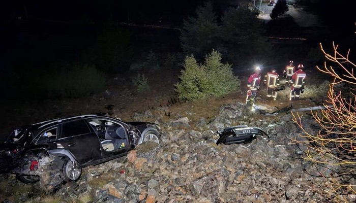 SAOBRAĆAJNA NEZGODA NA CESTI POSUŠJE – JABLANICA: VOZILO SLETJELO 30 METARA NIZ STRMINU