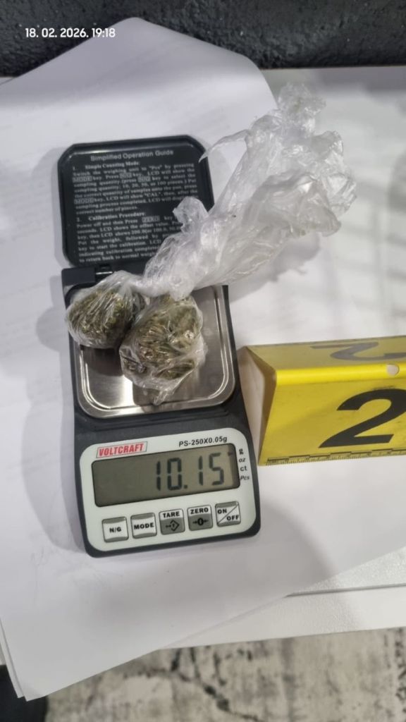 POLICIJA NA PODRUČJU ZENICE I KAKNJA ZAPLIJENILA 1,1 KG OPOJNE DROGE POLICIJA NA PODRUČJU ZENICE I KAKNJA ZAPLIJENILA 1,1 KG OPOJNE DROGE