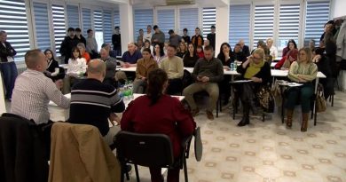 DOBOJ: OKRUGLI STO O ALKOHOLIZMU, NA LIJEČENJU I MALOLJETNICI