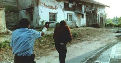 UDRUŽENJA NOVINARA SRBIJE I BiH TRAŽE OPOZIV RATNE FOTOGRAFIJE UBIJANJA CIVILA U BRČKOM