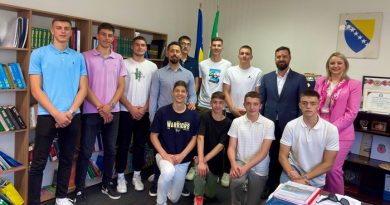 MINISTAR MUŠIJA UPRILIČIO PRIJEM ZA USPJEŠNE UČENIKE SREDNJE MJEŠOVITE ŠKOLE “ŽEPČE”