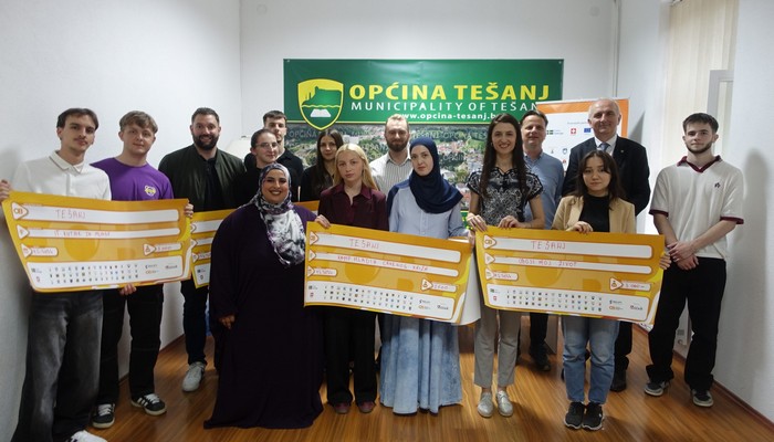  TEŠANJ: URUČENI ČEKOVI ZA PROJEKTE OMLADINSKE BANKE